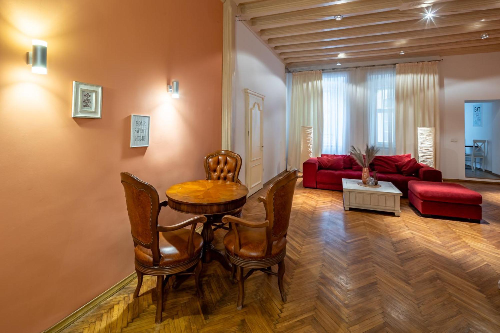 Romari Площа Ринок 28 Apartment Lviv Exterior photo