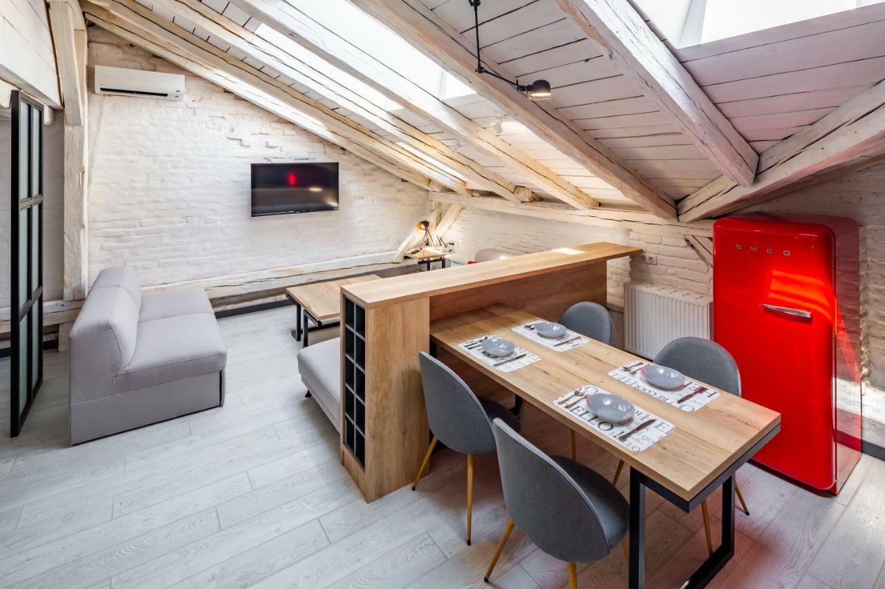 Romari Площа Ринок 28 Apartment Lviv Exterior photo